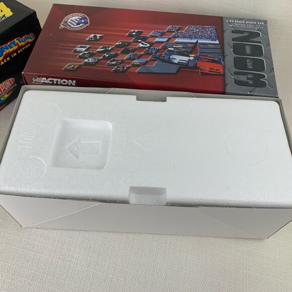 1:24 Action 2003 #24 Dupont‎ Looney Tunes Bugs Bunny Monte Carlo Jeff Gordon Sam - Picture 5 of 9